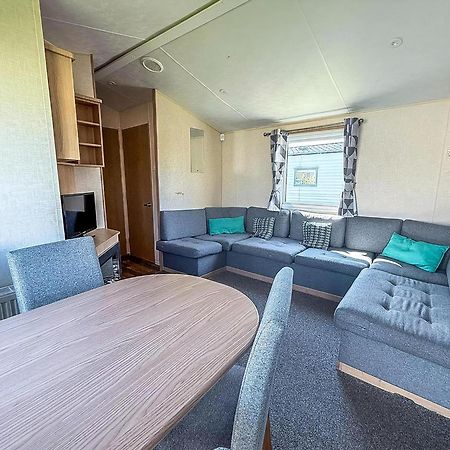 Lovely 8 Berth Caravan Nearby Scratby Beach In Norfolk Ref 50021F Great Yarmouth Exteriör bild